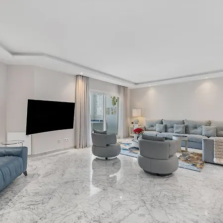 Διαμέρισμα Modern And Large In The Heart Of Puerto Banus