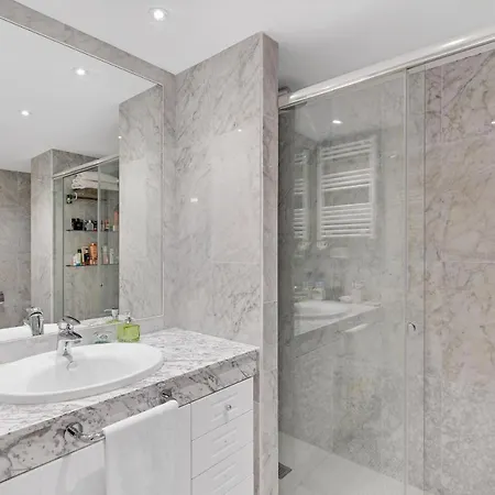 Lejlighed Modern And Large In The Heart Of Puerto Banus Marbella