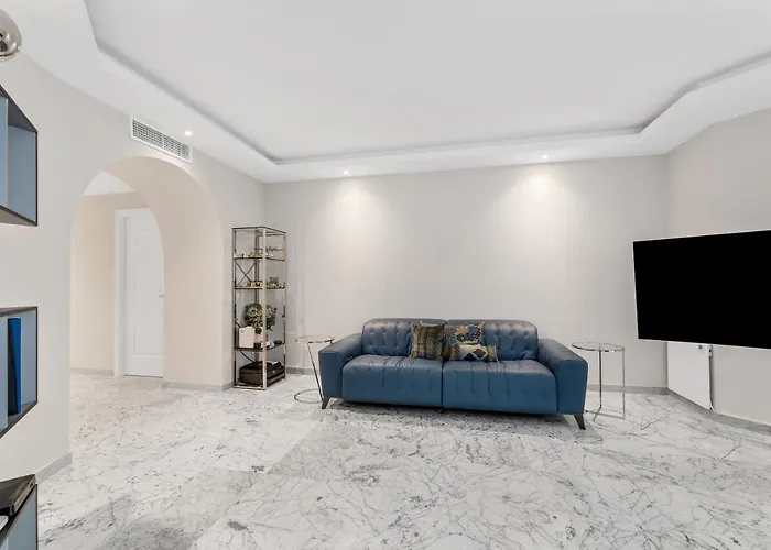 Modern And Large In The Heart Of Puerto Banus